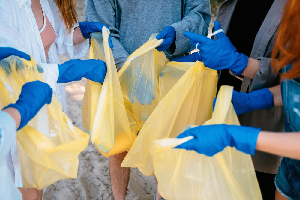 Why Hospitals Require High-Strength Garbage Bags from Trusted Manufacturers